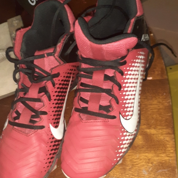 Red Nike Alpha Cleats - Picture 9 of 12